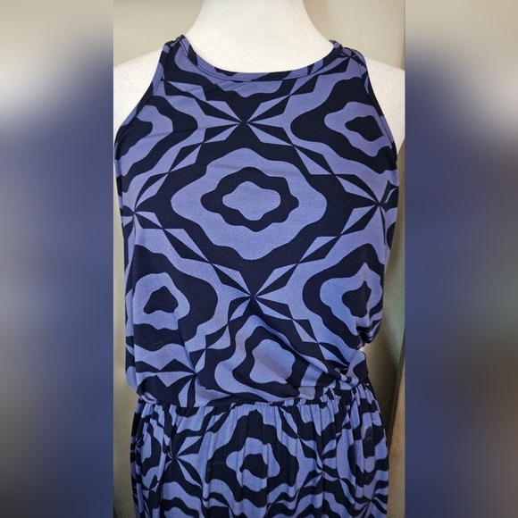 TORI RICHARD Sleeveless Racerback Max Dress In Blue/black Pattern. Size Small - Picture 3 of 12